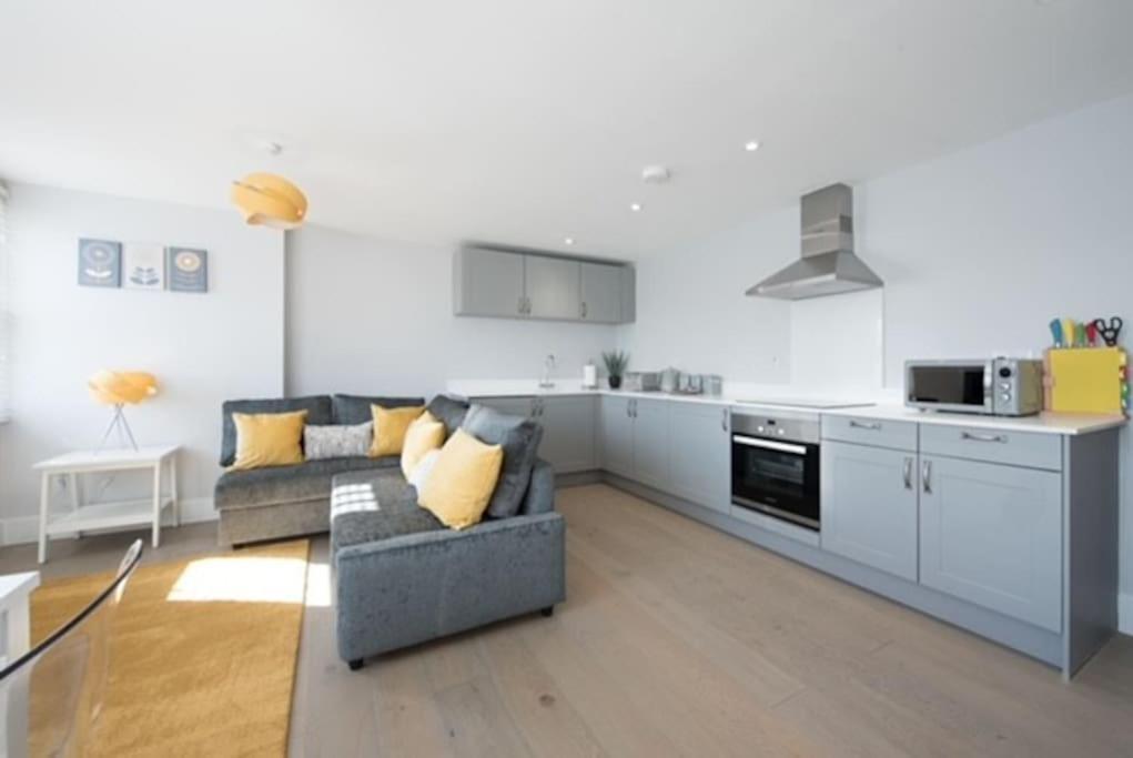Beautiful, Spacious 1 Bed Flat เบรนท์วูด ภายนอก รูปภาพ