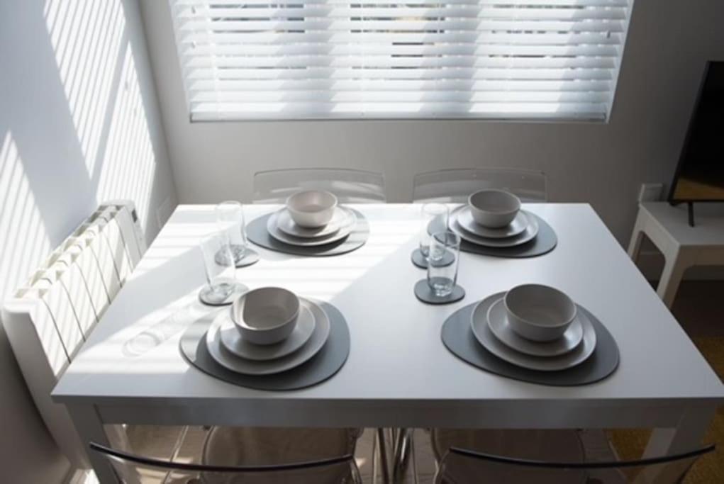 Beautiful, Spacious 1 Bed Flat เบรนท์วูด ภายนอก รูปภาพ