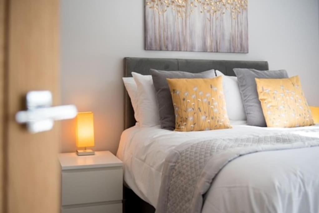 Beautiful, Spacious 1 Bed Flat เบรนท์วูด ภายนอก รูปภาพ