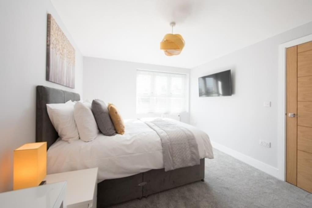 Beautiful, Spacious 1 Bed Flat เบรนท์วูด ภายนอก รูปภาพ