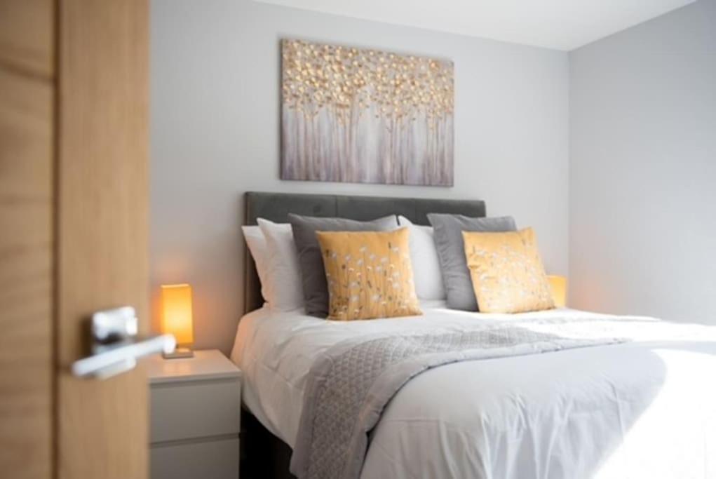 Beautiful, Spacious 1 Bed Flat เบรนท์วูด ภายนอก รูปภาพ