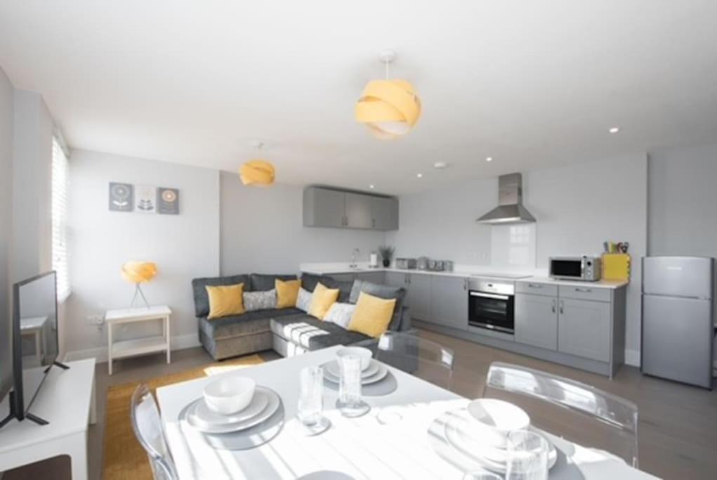 Beautiful, Spacious 1 Bed Flat เบรนท์วูด ภายนอก รูปภาพ