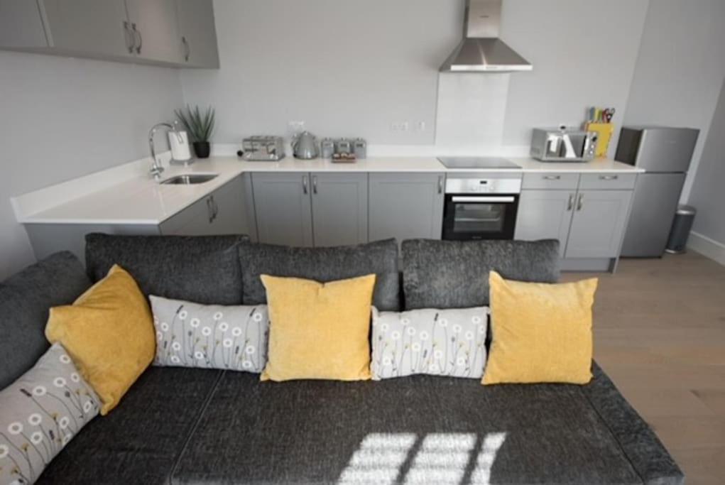 Beautiful, Spacious 1 Bed Flat เบรนท์วูด ภายนอก รูปภาพ